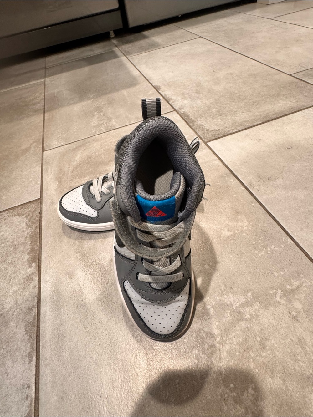 Nike Court Borough Mid 2 design boys sz 11 gray and black - Picture 5 of 9